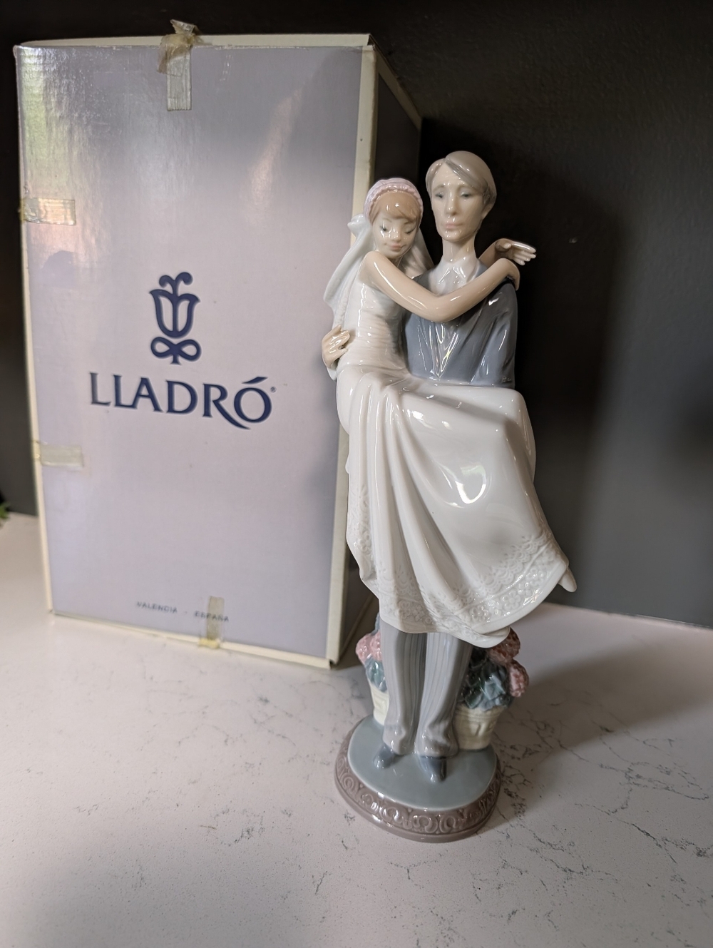 Lladro Spain Porcelain Figurine #5282 Over The Threshold Bride and Groom w/ Box